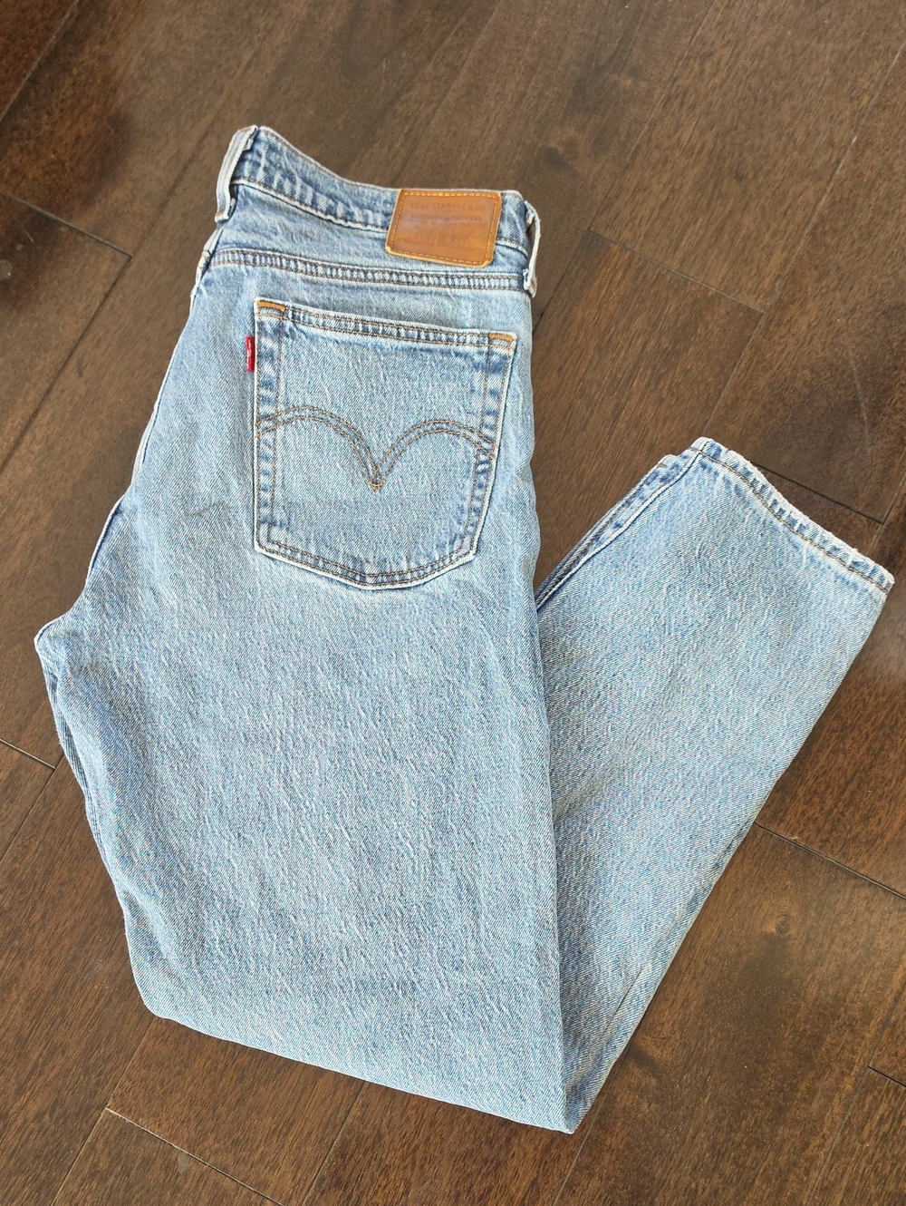 Levi's Women's Wedgie Straight Fit Light Wash Women's Jeans W29
